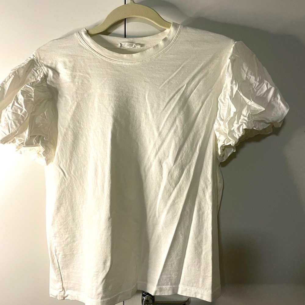 Puff sleeve tshirt. Zara.